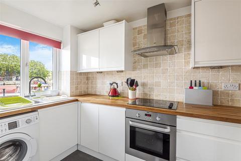 1 bedroom flat for sale, Dunnage Crescent, Surrey Quays, London, SE16