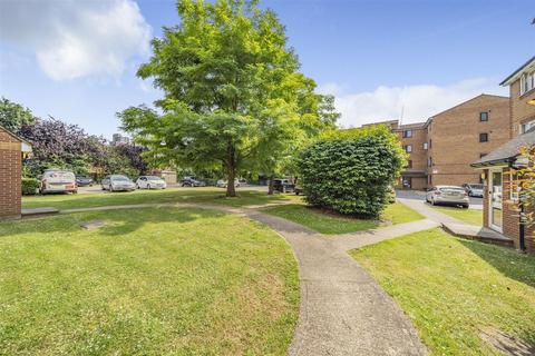 2 bedroom flat for sale, Inwen Court, Grinstead Road, Deptford, London, SE8