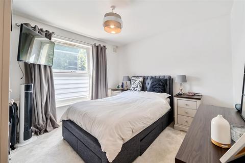 2 bedroom apartment for sale, Rotherhithe New Road, London, SE16