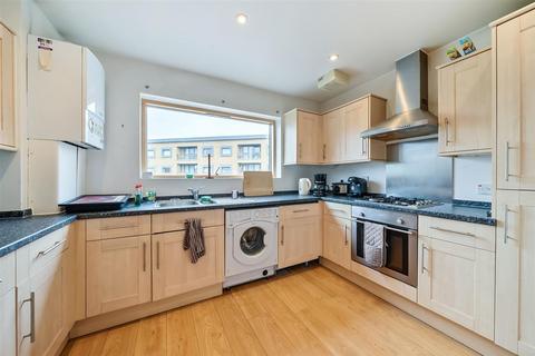 2 bedroom flat for sale, Goldsworthy Gardens, London, SE16