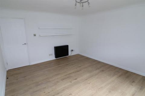 2 bedroom flat to rent, Rossetti Road, London, SE16