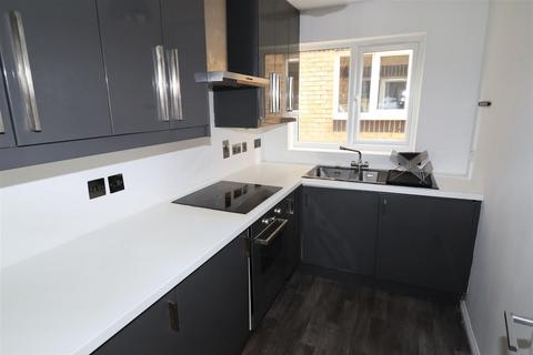 2 bedroom flat to rent, Rossetti Road, London, SE16