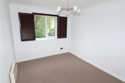 2 bedroom flat to rent, Rossetti Road, London, SE16