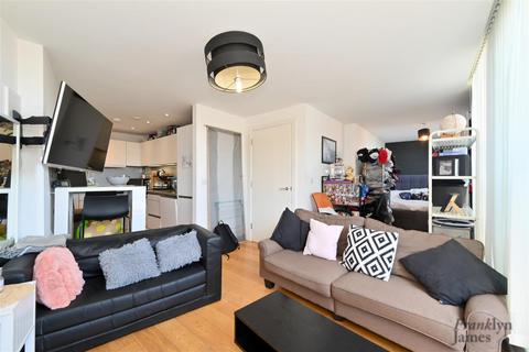 Studio for sale, Malthouse Apartments, 2 Caroline Street, London, E1