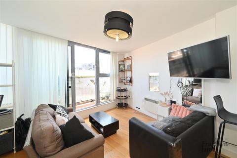 Studio for sale, Malthouse Apartments, 2 Caroline Street, London, E1