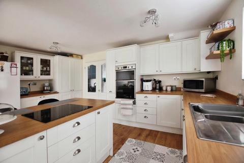 13 Foxcombe Road, Bristol, BS14 0JT