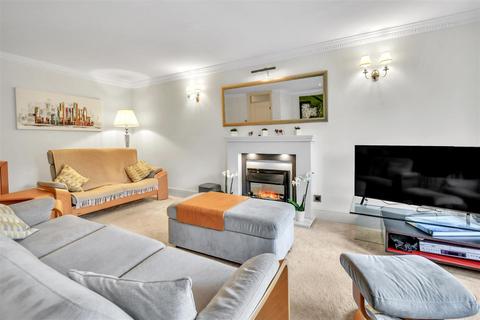 2 bedroom apartment for sale, Terry Avenue, York