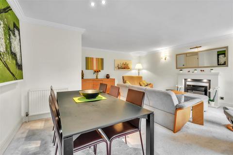 2 bedroom apartment for sale, Terry Avenue, York