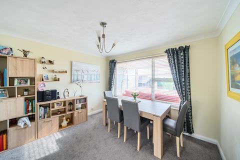 4 bedroom semi-detached house for sale, Oak Dene Close, Pudsey, West Yorkshire, LS28