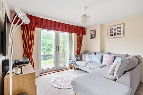 2 bedroom flat for sale, Hut Farm Place, Chandler's Ford