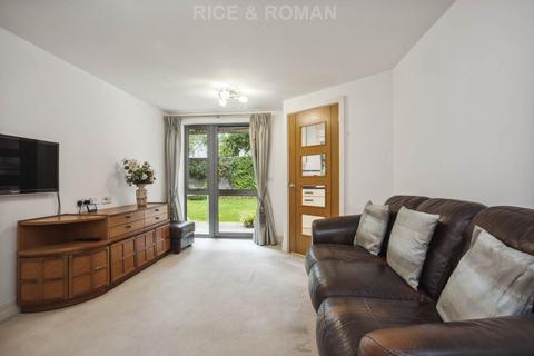 2 bedroom retirement property for sale, Oatlands Avenue, Weybridge KT13