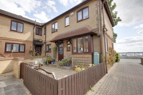 3 bedroom end of terrace house for sale, Riverside Court, Cliff Road, Hessle