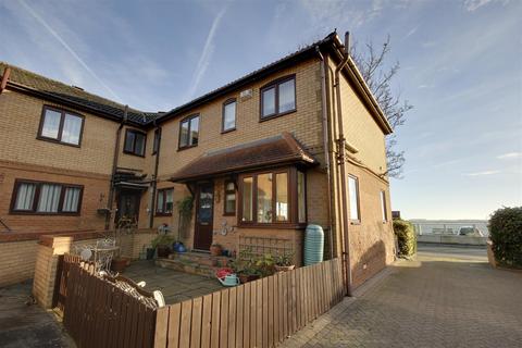 3 bedroom end of terrace house for sale, Riverside Court, Cliff Road, Hessle