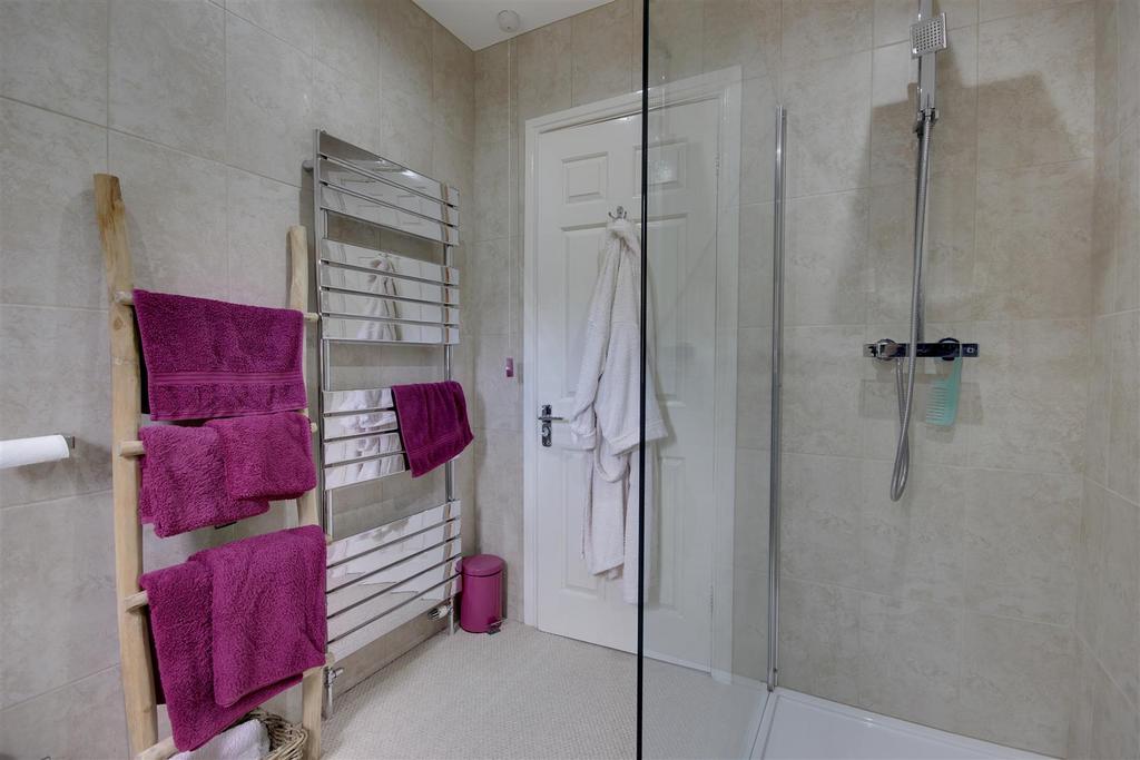 En Suite Shower Room