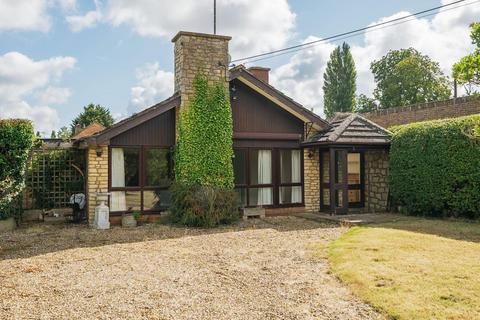 4 bedroom bungalow for sale, Manor Road, Towersey, Thame