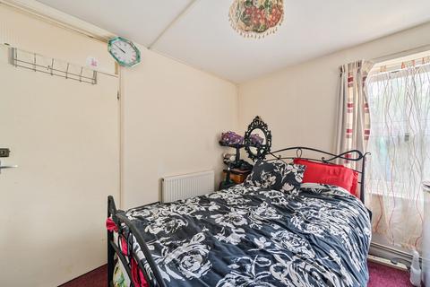 1 bedroom apartment for sale, Tressillian Road, London