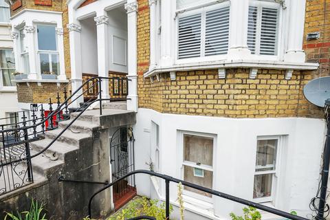 1 bedroom apartment for sale, Tressillian Road, London