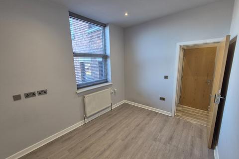 3 bedroom flat to rent, Swinley Road, Wigan, WN1