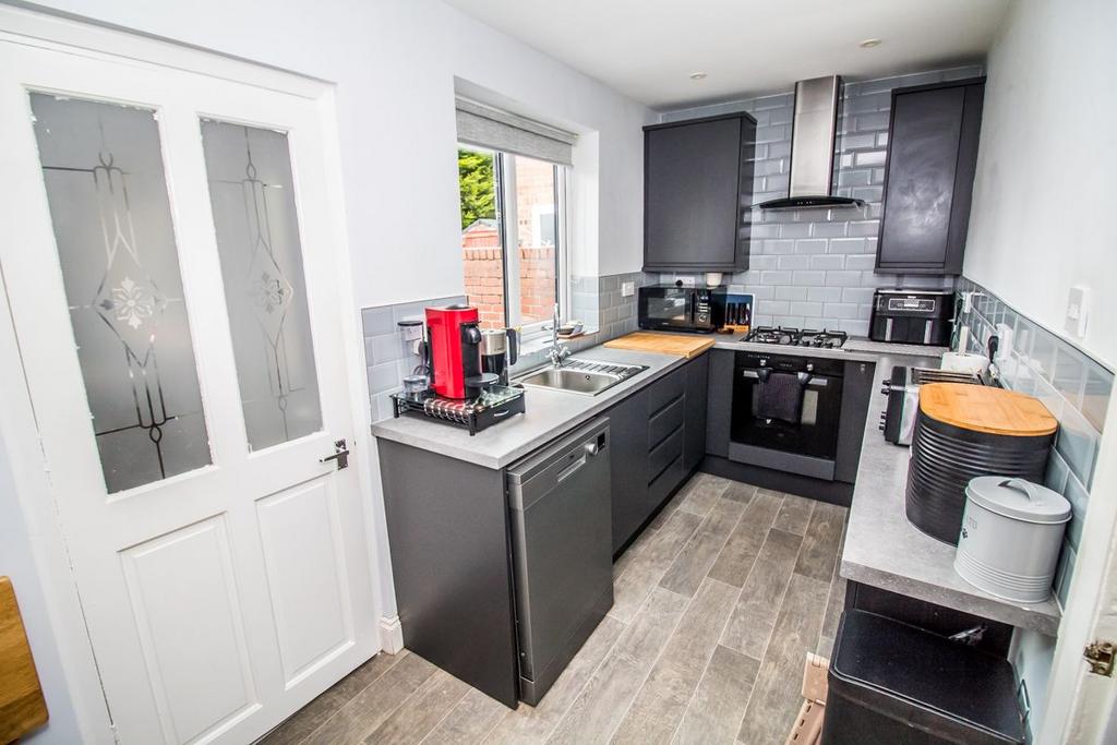 Kitchen Pic 2.