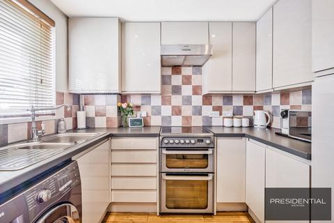 2 bedroom terraced house for sale, Chingford E4