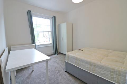 House share to rent, St. Marys Square, London, W5