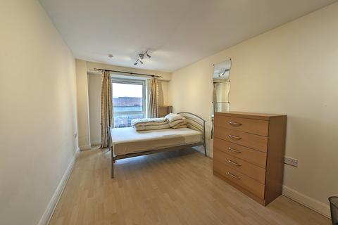 3 bedroom apartment for sale, Royal Plaza, Westfield Terrace, S1 4GD