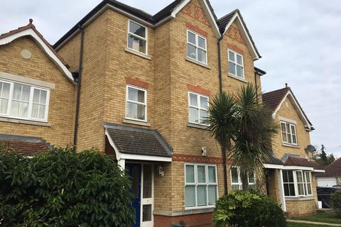 6 bedroom terraced house to rent, Egham TW20