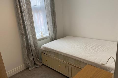 1 bedroom property to rent, High Street, Egham TW20