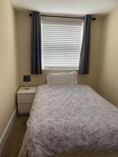 1 bedroom ground floor flat to rent, Egham TW20