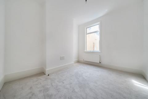 82 Brewery Road, London, SE18 1NG