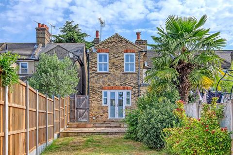 3 bedroom end of terrace house for sale, Primrose Hill, Chelmsford