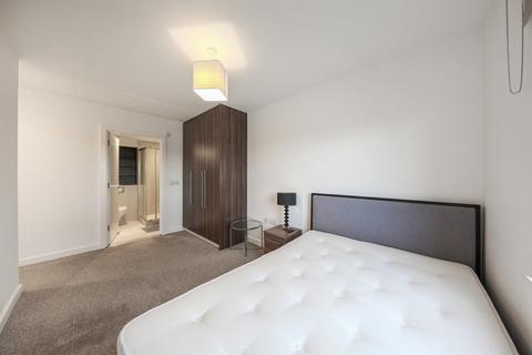 2 bedroom flat to rent, Forge Square, London E14