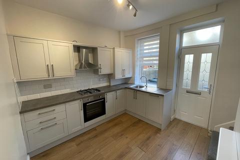 3 bedroom terraced house to rent, Alma Street, Haworth BD22