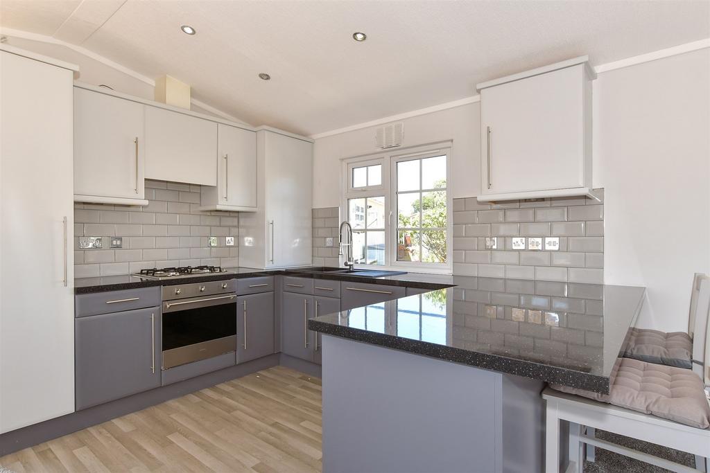 Kitchen/Lounge/ Dining Area