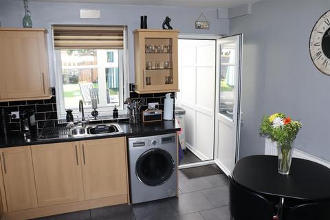 60 Grange Crescent, Walsall, WS4 1NS