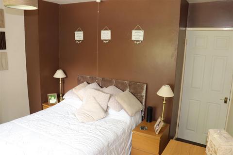 60 Grange Crescent, Walsall, WS4 1NS