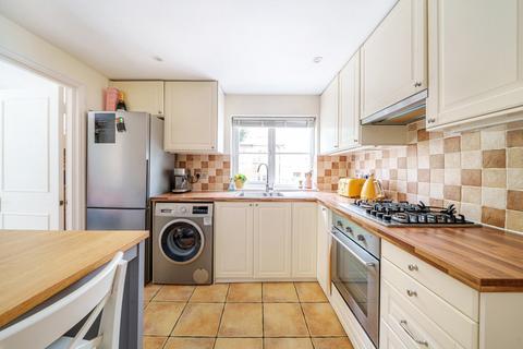 3 bedroom apartment for sale, Broughton Road, Ealing, London