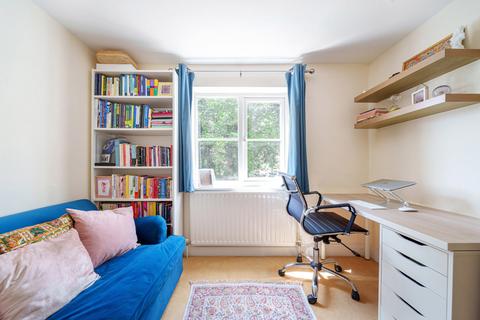 Flat 2, 24 Broughton Road, London, W13 8QW