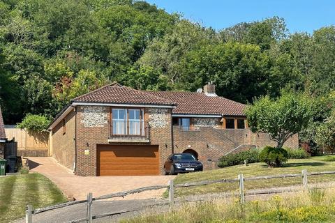 3 bedroom bungalow for sale, Lincoln Close, Meads, Eastbourne, East Sussex, BN20