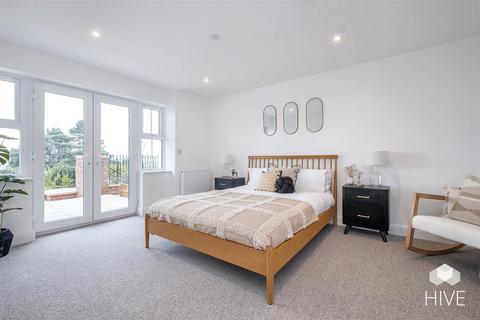 2 bedroom flat for sale, West Cliff Gardens, Bournemouth BH2