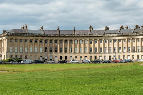 4 bedroom apartment to rent, Royal Crescent, Bath BA1