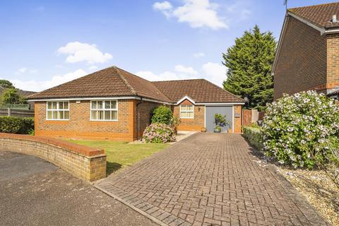 8 Coniston Close, Woodley, Reading, RG5 4AY
