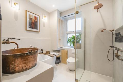 54 Avarn Road, London, SW17 9HA