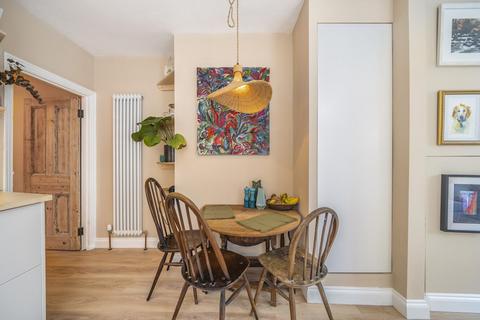 54 Avarn Road, London, SW17 9HA