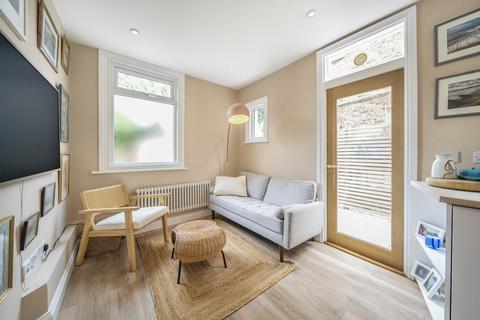 54 Avarn Road, London, SW17 9HA