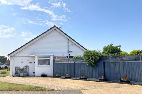 2 bedroom bungalow for sale, Parham Close, Littlehampton, West Sussex, BN17