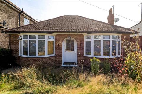 2 bedroom bungalow for sale, Finedon Road, Burton Latimer