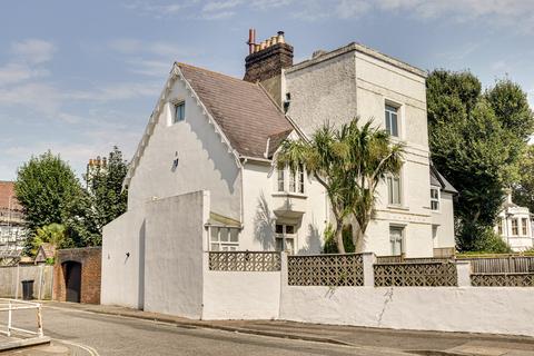 5 bedroom end of terrace house for sale, Villiers Road, Southsea