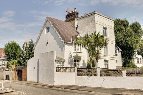 3 bedroom end of terrace house for sale, Villiers Road, Southsea