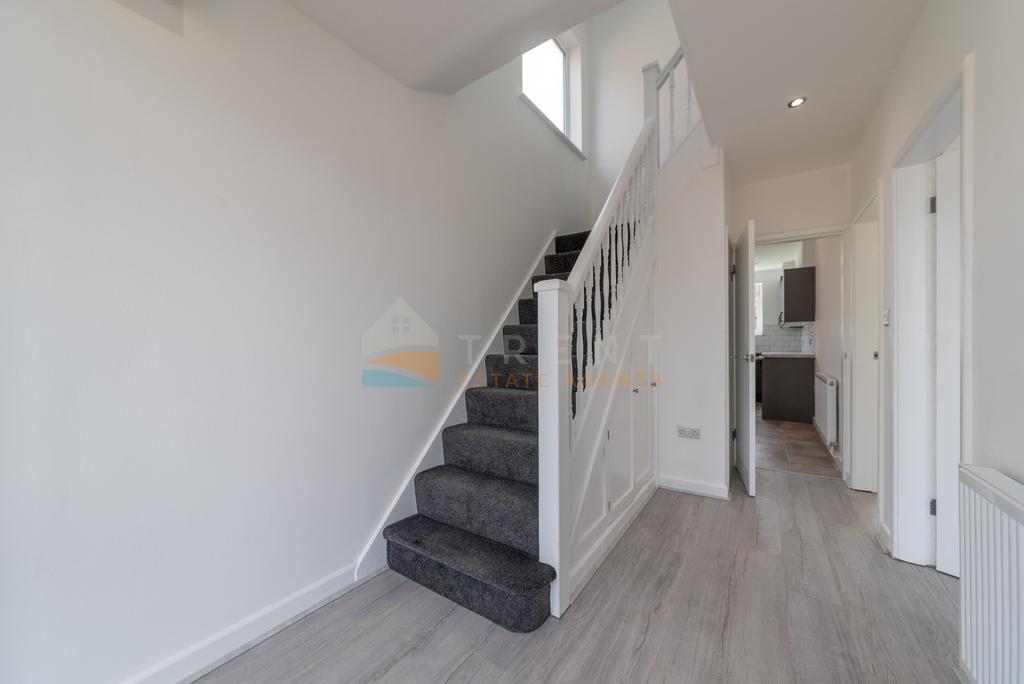 32 trentham drive-27